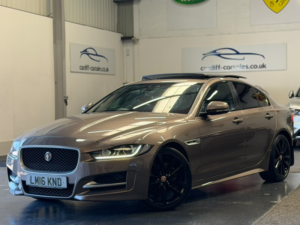 2016 Jaguar Xe 2.0 D R-Sport in Bronze — image 4