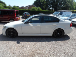 2011 BMW 3 Series 2.0 320d Sport Plus Edition in White — image 4