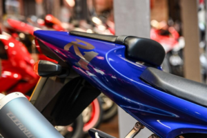 2001 Yamaha R1 *109 Miles From New - Showroom Condition* in Blue — image 4