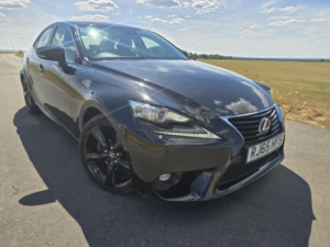 2015 Lexus Is 2.5 300h Sport E-CVT Euro 6 (s/s) 4dr in Black — image 4