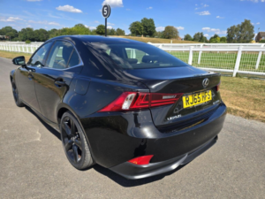 2015 Lexus Is 2.5 300h Sport E-CVT Euro 6 (s/s) 4dr in Black — image 5