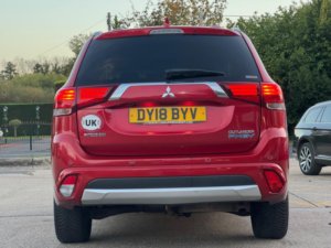 2018 Mitsubishi Outlander 2.0h 12kwh 4hs CVT 4WD Euro 6 (s/s) 5dr in Red — image 5