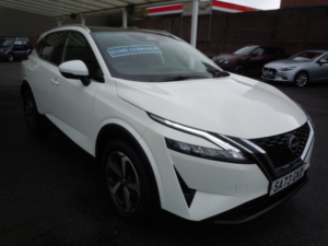 2023 Nissan Qashqai 1.3 Dig-T Mhev N-Connecta in White — image 2