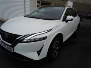 2023 Nissan Qashqai 1.3 Dig-T Mhev N-Connecta in White — image 3
