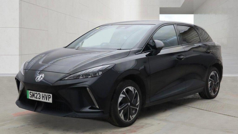 2023 MG Mg4 64kwh Trophy Long Range Auto 5dr in Black — image 1