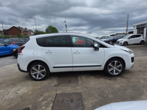 2015 Peugeot 3008 1.6 Bluehdi Allure in White — image 5