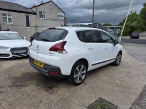 2015 Peugeot 3008 1.6 Bluehdi Allure in White — image 6