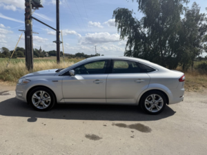 2011 Ford Mondeo 2.2 Tdci Titanium in Silver — image 2