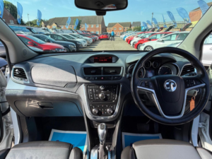 2015 Vauxhall Mokka 1.4i Turbo Se Auto 2WD Euro 6 5dr in White — image 2