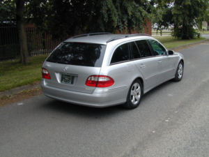 2004 Mercedes-Benz E Class Ref 8797 - Mercedes Benz W211 E Class E320 Petrol Estate Automatic – Air Con Rhd - Ex Japan in Silver — image 3