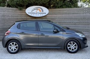 2015 Peugeot 208 1.2 Puretech Active in Grey — image 2