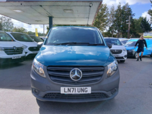 2021 Mercedes-Benz Vito 2.0 114 Cdi Progressive Panel Van 5dr Diesel G-Tronic Rwd L2 Euro 6 (s/s) (lwb) (136 Ps) in Green — image 2