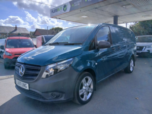 2021 Mercedes-Benz Vito 2.0 114 Cdi Progressive Panel Van 5dr Diesel G-Tronic Rwd L2 Euro 6 (s/s) (lwb) (136 Ps) in Green — image 3
