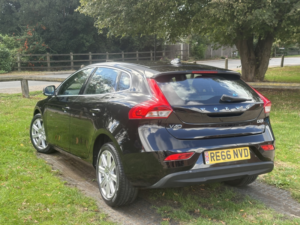 2016 Volvo V40 2.0 Inscription D2 in Black — image 3
