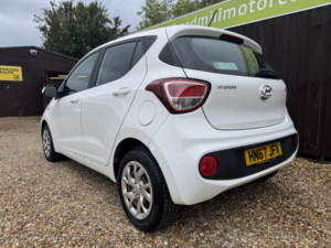 2017 Hyundai I10 1.0 I10 Se 1.0 My17 in White — image 4
