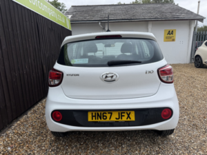 2017 Hyundai I10 1.0 I10 Se 1.0 My17 in White — image 5