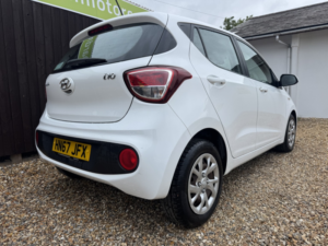 2017 Hyundai I10 1.0 I10 Se 1.0 My17 in White — image 6