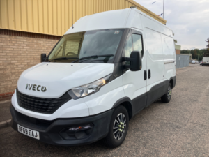 2019 Iveco Daily 2.3d Hpi 12v 35s 3520 Panel Van 5dr Diesel Manual Mwb H1 Euro 6 (s/s) (116 Ps) in White — image 3