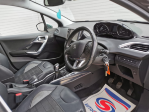 2014 Peugeot 2008 1.2 Vti Puretech Allure in Grey — image 4