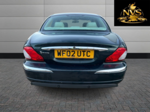 2002 Jaguar X-Type 2.1 Classic in Green — image 6