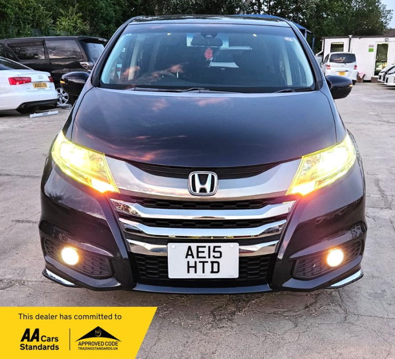 2015 Honda Odyssey Absolute Edition-2.4l Petrol-Automatic-7 Seats Family Car-Ulez/caz Pass-Free 18months Warranty & 12months Aa Breakdown in Black — image 1