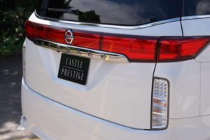 2010 Nissan Elgrand 2.5 Highway Star 5dr 7 Seats in White — image 5
