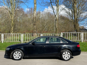 2011 Audi A4 2.0 Tdi Multitronic Euro 5 4dr in Black — image 4