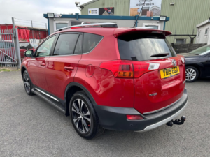 2015 Toyota Rav4 2.0 D-4d Invincible 2WD Euro 5 (s/s) 5dr in Red — image 4