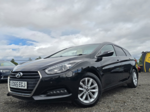 2015 Hyundai I40 1.7 Crdi Blue Drive Se Nav Tourer 5dr Diesel Manual Euro 6 (s/s) (115 Ps) in Black — image 2