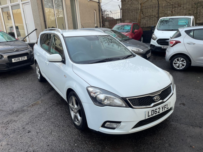 2012 Kia Ceed 1.6l 3 Crdi Auto Estate 5dr Diesel Automatic Euro 5 (114 Bhp) in White — image 1