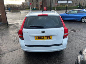 2012 Kia Ceed 1.6l 3 Crdi Auto Estate 5dr Diesel Automatic Euro 5 (114 Bhp) in White — image 5