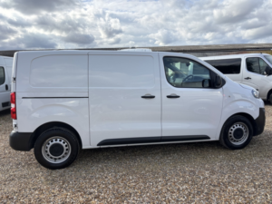 2023 Peugeot Expert 2.0 Expert Standard Professional Premium+ Bluehdi 145 S&s 6-Speed Manual in White — image 2