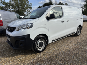 2023 Peugeot Expert 2.0 Expert Standard Professional Premium+ Bluehdi 145 S&s 6-Speed Manual in White — image 5
