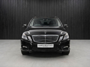 2009 Mercedes-Benz E Class 2.1 E220 Cdi Blueefficiency Sport Tiptronic Euro 5 4dr in Black — image 3