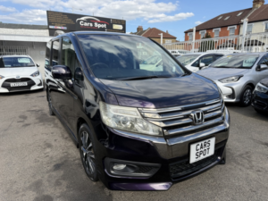 2014 Honda Stepwagon 8 Seats 2.0 Auto Petrol Fresh Import Verified Mile Finance Avb in Purple — image 2