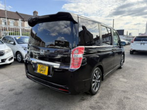 2014 Honda Stepwagon 8 Seats 2.0 Auto Petrol Fresh Import Verified Mile Finance Avb in Purple — image 5
