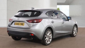 2015 Mazda Mazda3 2.2 Skyactiv-D Sport Nav Euro 6 (s/s) 5dr in Silver — image 4