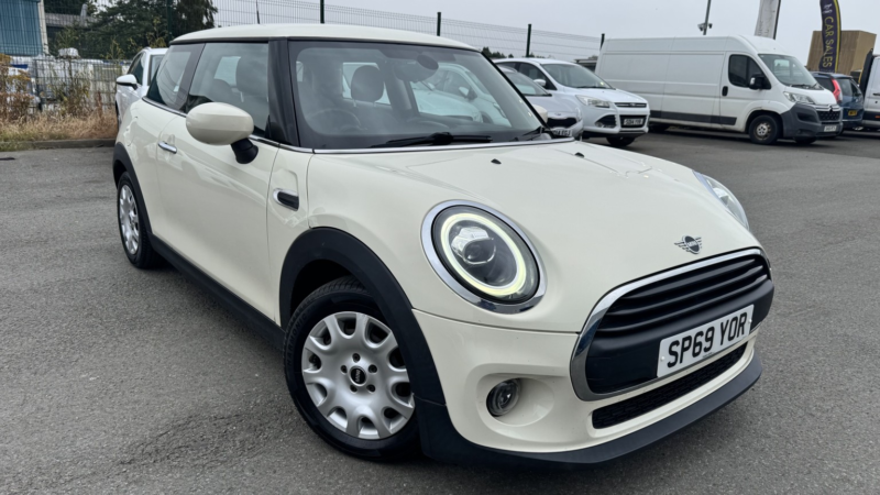 2019 MINI Hatch 1.5 3-Door Hatch One Classic in White — image 1