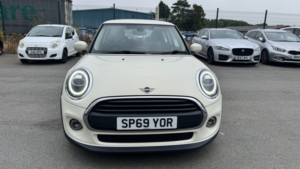 2019 MINI Hatch 1.5 3-Door Hatch One Classic in White — image 5