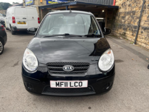 2011 Kia Picanto 1.0 1 5dr in Black — image 2