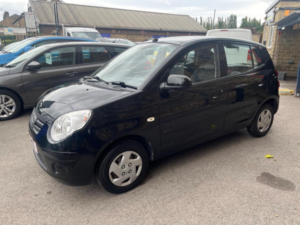 2011 Kia Picanto 1.0 1 5dr in Black — image 3