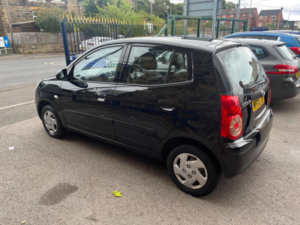 2011 Kia Picanto 1.0 1 5dr in Black — image 6