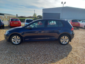 2013 Volkswagen Golf 1.6 Tdi Bluemotion Tech Se Euro 5 (s/s) 5dr in Blue — image 4