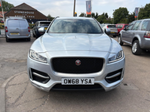 2019 Jaguar F-Pace 2.0 D240 R-Sport SUV 5dr Diesel Auto AWD Euro 6 (s/s) (240 Ps) in Silver — image 2