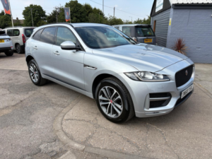 2019 Jaguar F-Pace 2.0 D240 R-Sport SUV 5dr Diesel Auto AWD Euro 6 (s/s) (240 Ps) in Silver — image 3