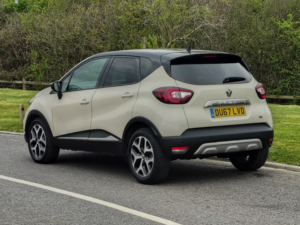 2017 Renault Captur 0.9 Dynamique S Nav Tce 90 in White — image 2
