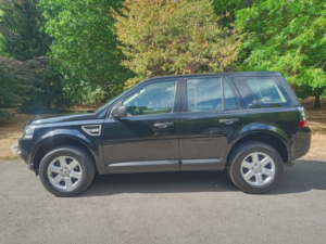 2013 Land Rover Freelander 2 2.2 Sd4 Gs in Black — image 3