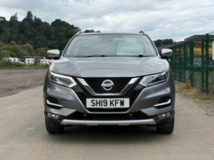 2019 Nissan Qashqai 1.3 Dig-T N-Motion SUV 5dr Petrol Manual Euro 6 (s/s) (140 Ps) in Grey — image 2