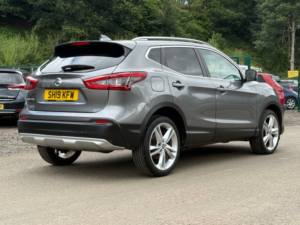 2019 Nissan Qashqai 1.3 Dig-T N-Motion SUV 5dr Petrol Manual Euro 6 (s/s) (140 Ps) in Grey — image 5