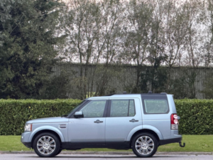 2013 Land Rover Discovery 4 3.0 Sd V6 Hse Auto 4WD Euro 5 5dr in Silver — image 4